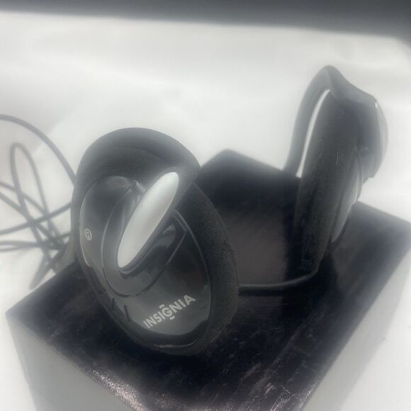 INSIGNIA COMPACT DISC (CD) AUDIO PLAYER - Picture 7 of 12